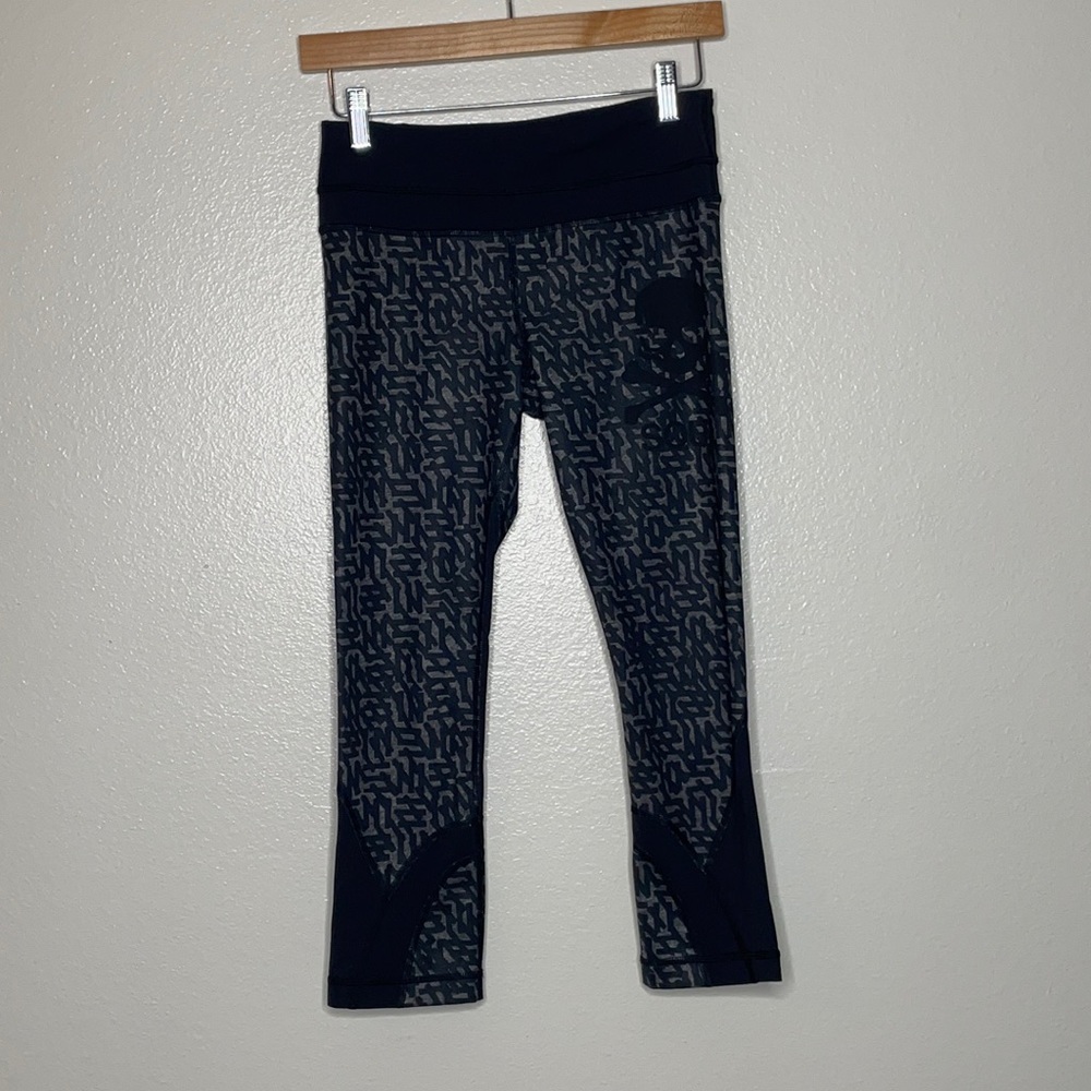 Lululemon Soulcycle Leggings Skull sz 4 Black/Grey